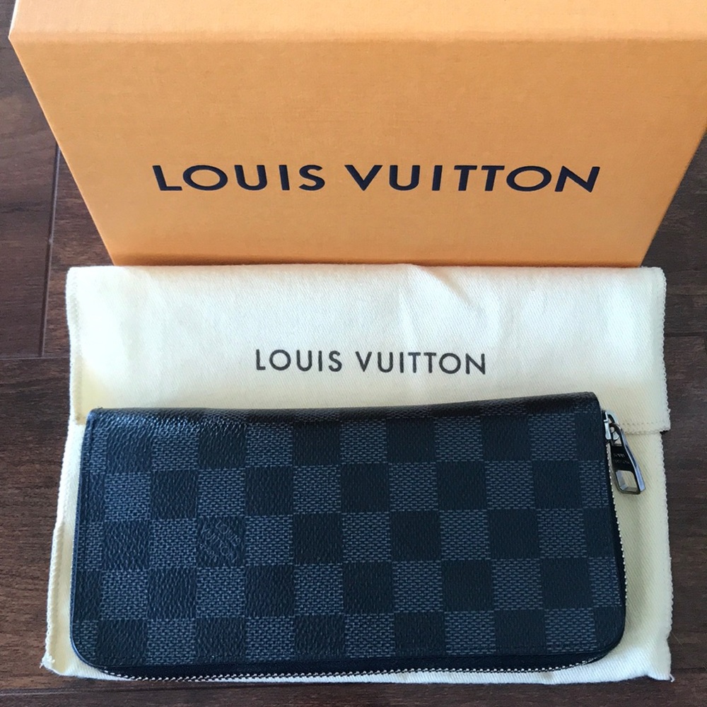 Louis Vuitton Wallet 100% authentic
